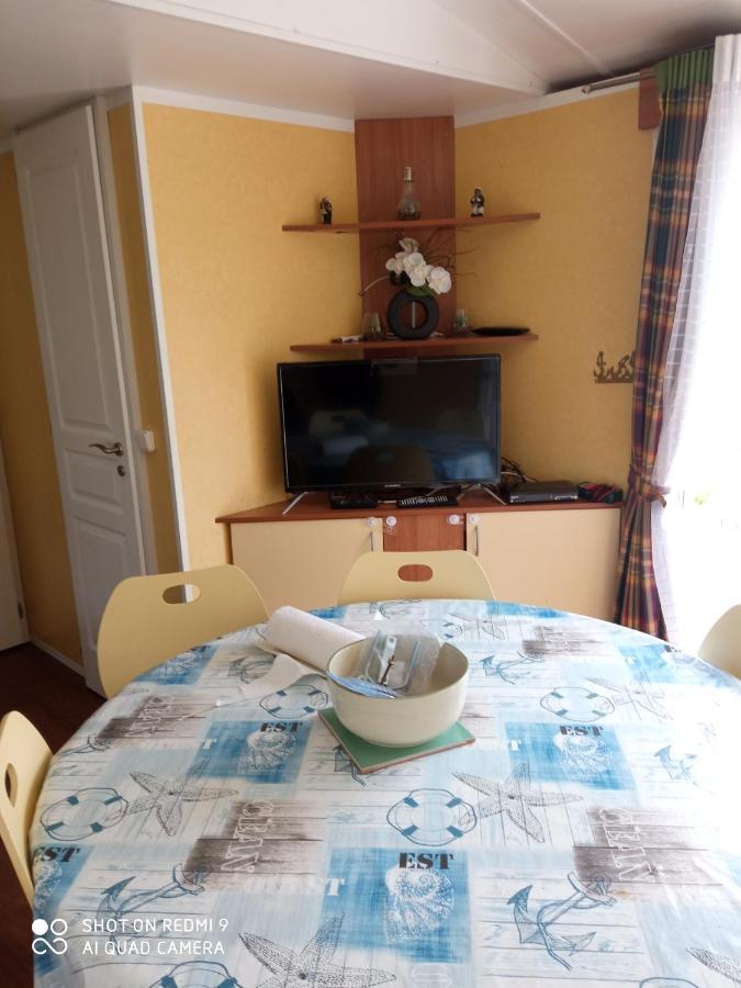 mobilhome nature Saint-Laurent-sur-Mer Exterior foto