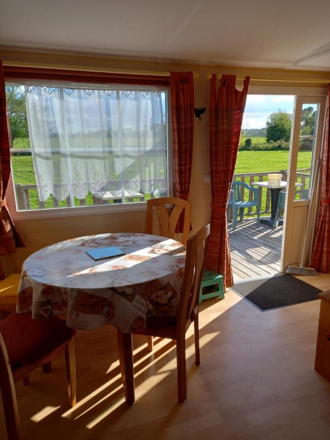 mobilhome nature Saint-Laurent-sur-Mer Exterior foto