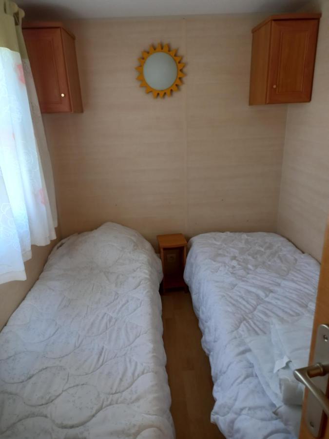 mobilhome nature Saint-Laurent-sur-Mer Exterior foto